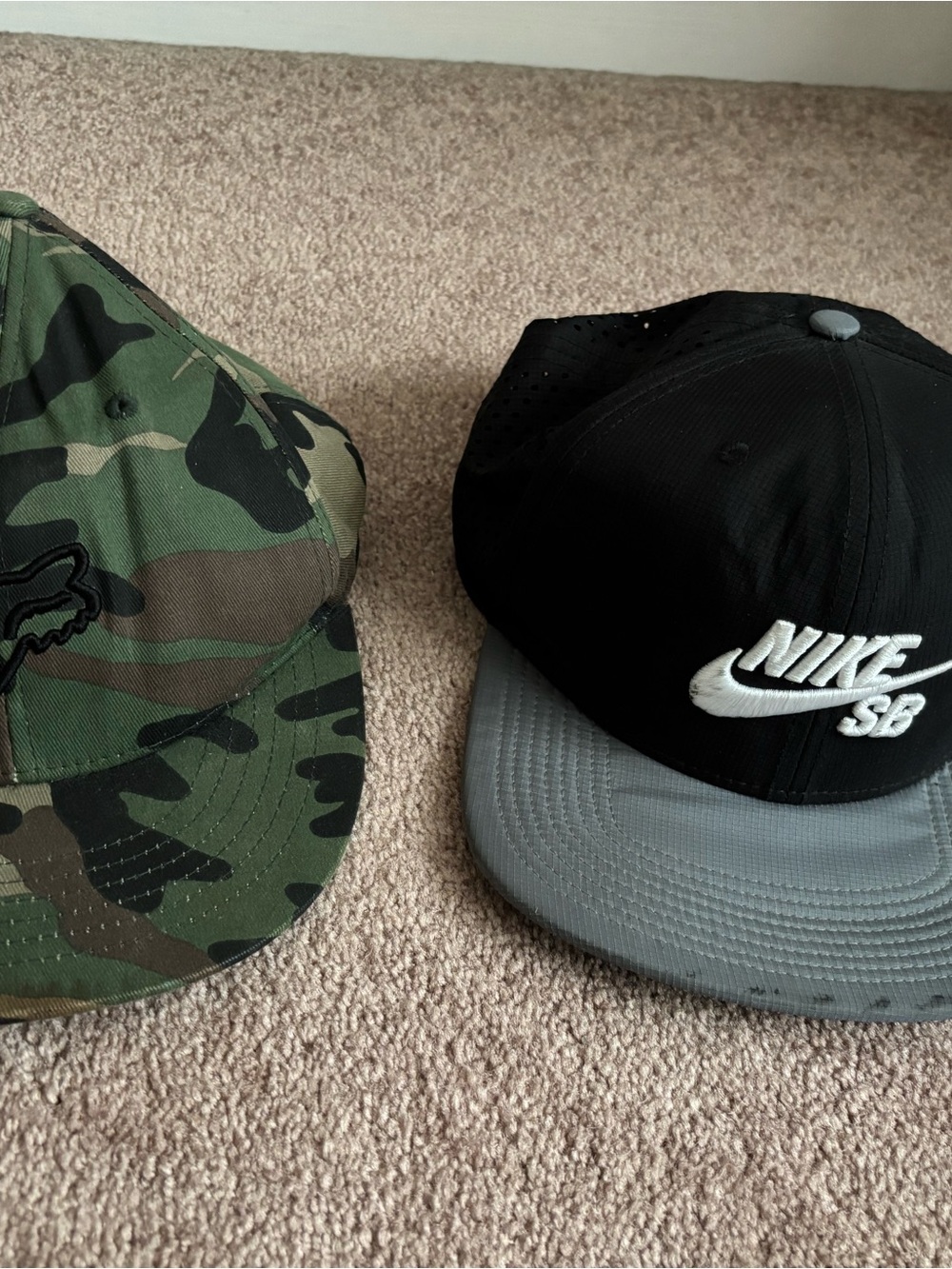Nike SB SnapBack and camo hat bundle
